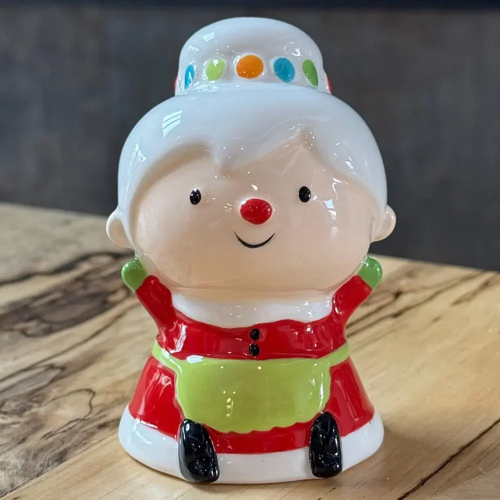Target Brand Santa and Mrs. Claus Salt and Pepper Shakers, Christmas, Holiday